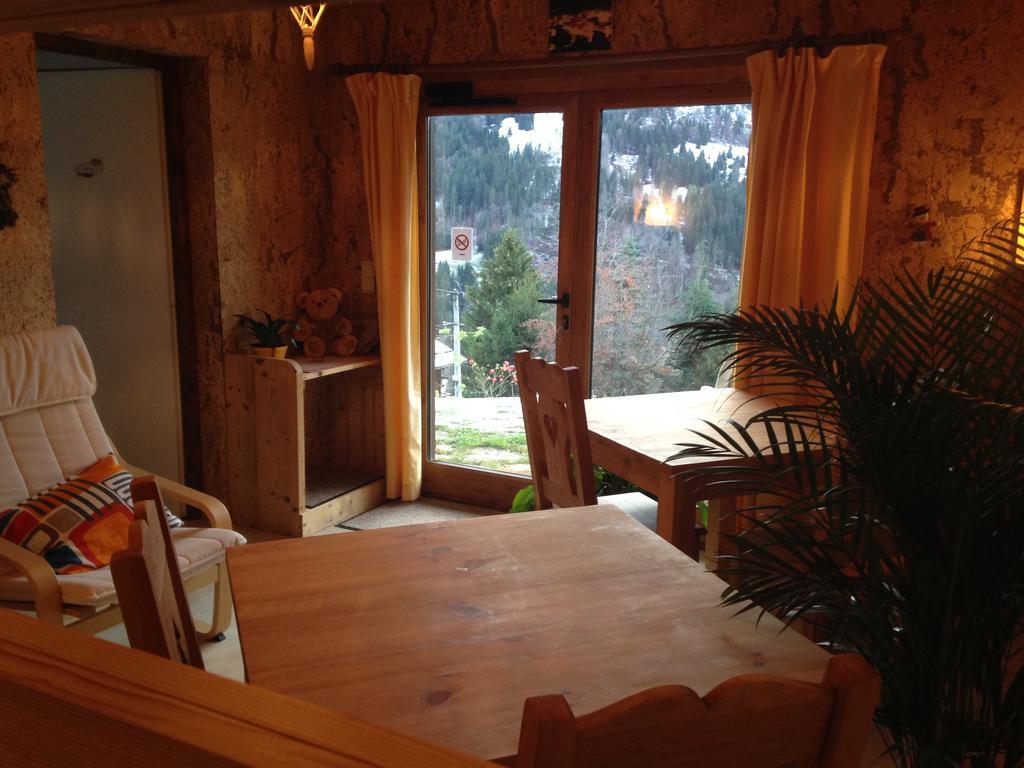 Chambre D'Hotes La Trace ลาคลูซาซ์ ภายนอก รูปภาพ